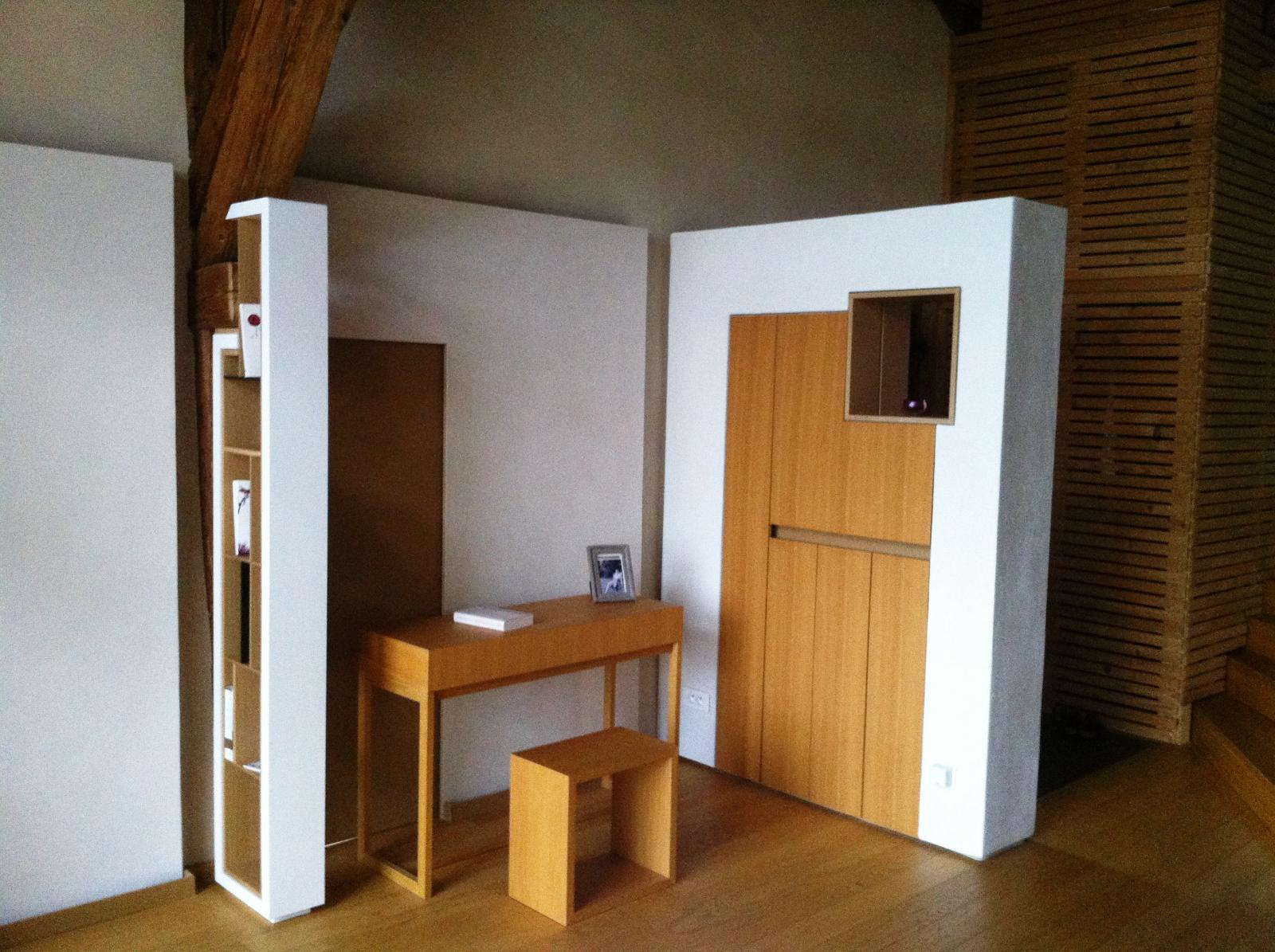 Coin lecture, bureau replaqué chêne-façade placard replaquée chêne