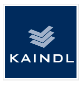 Logotipo da KAINDL: texto branco em fundo azul, com três divisas estilizadas empilhadas acima.