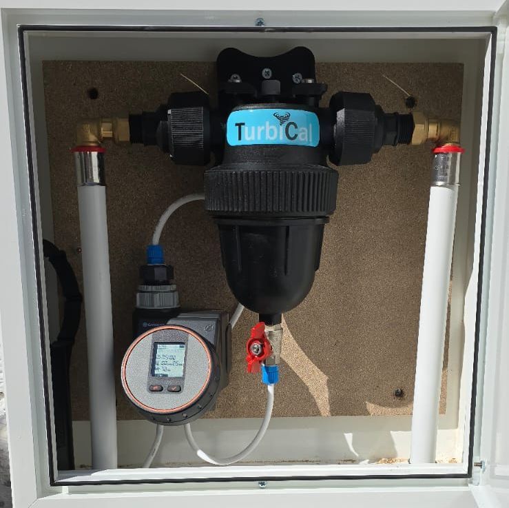 Un filtro de agua turbocell con un temporizador adjunto.