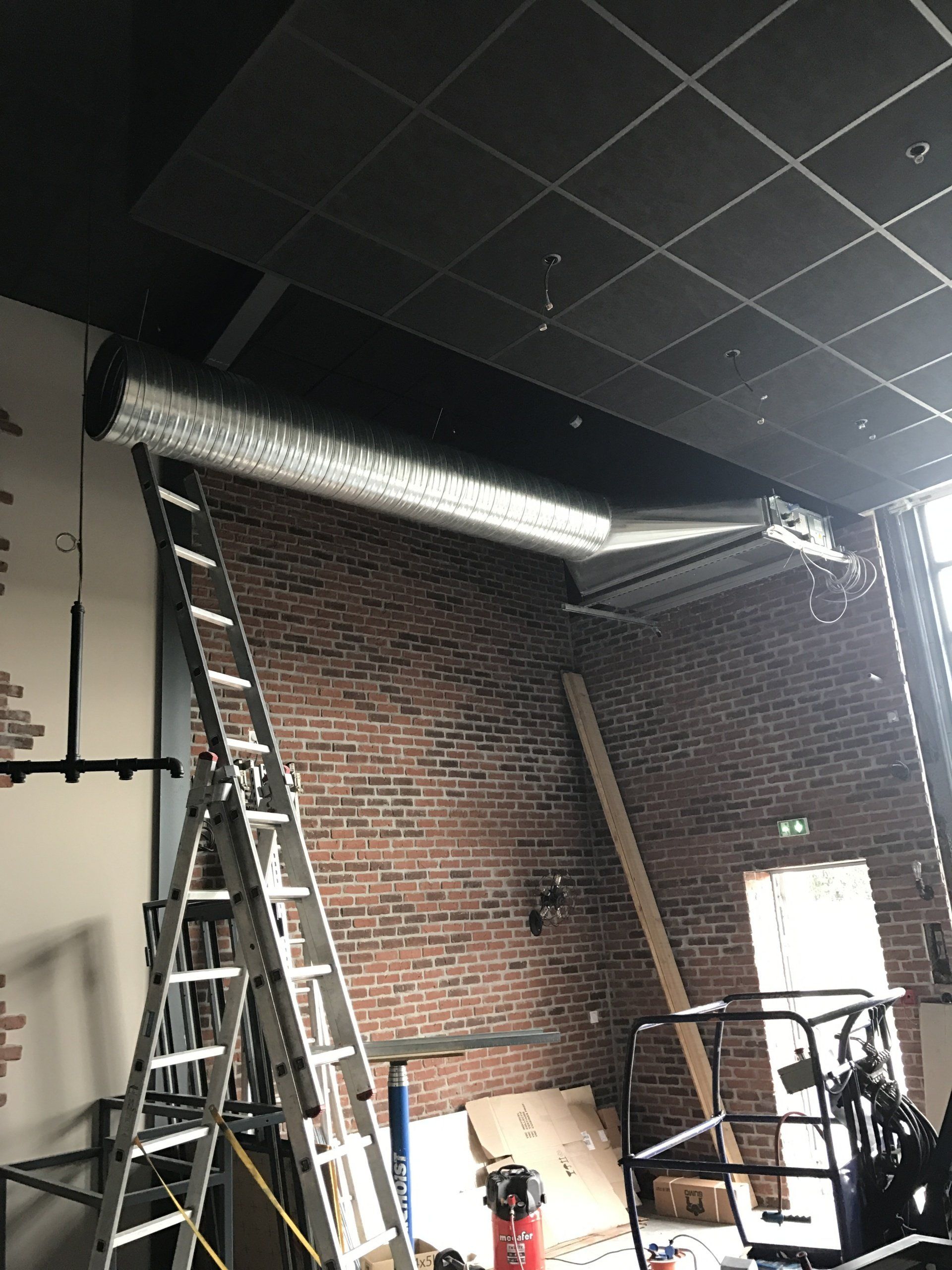 Pose de gainables dans un Pub