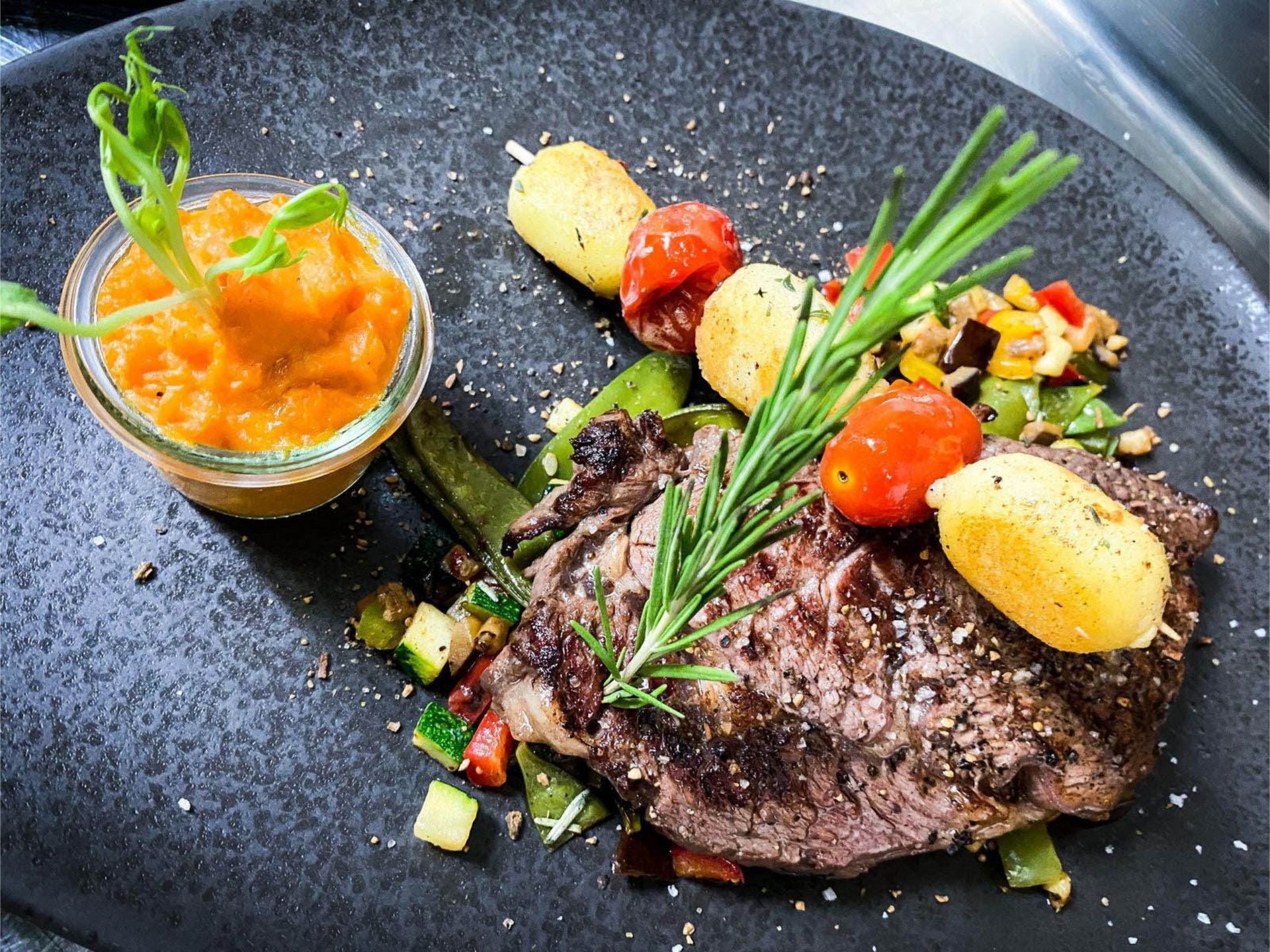 Flank-Steak mit Grillgemüse mit Kürbis-Chutney
