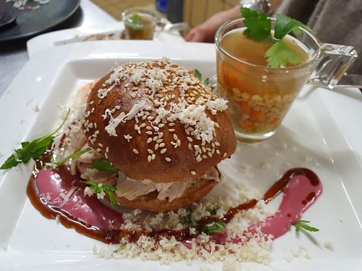 Pulled Pork mit Meerrettich und Gerstengraupen-Süpple