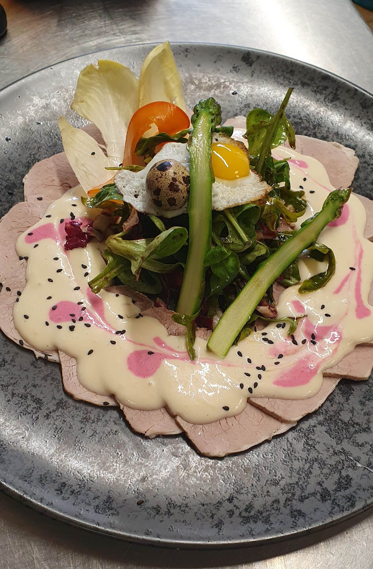 Vitello Forello – auf Rauchforellensauce