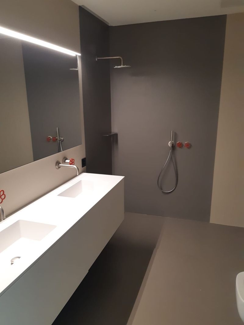 Modernes Badezimmer