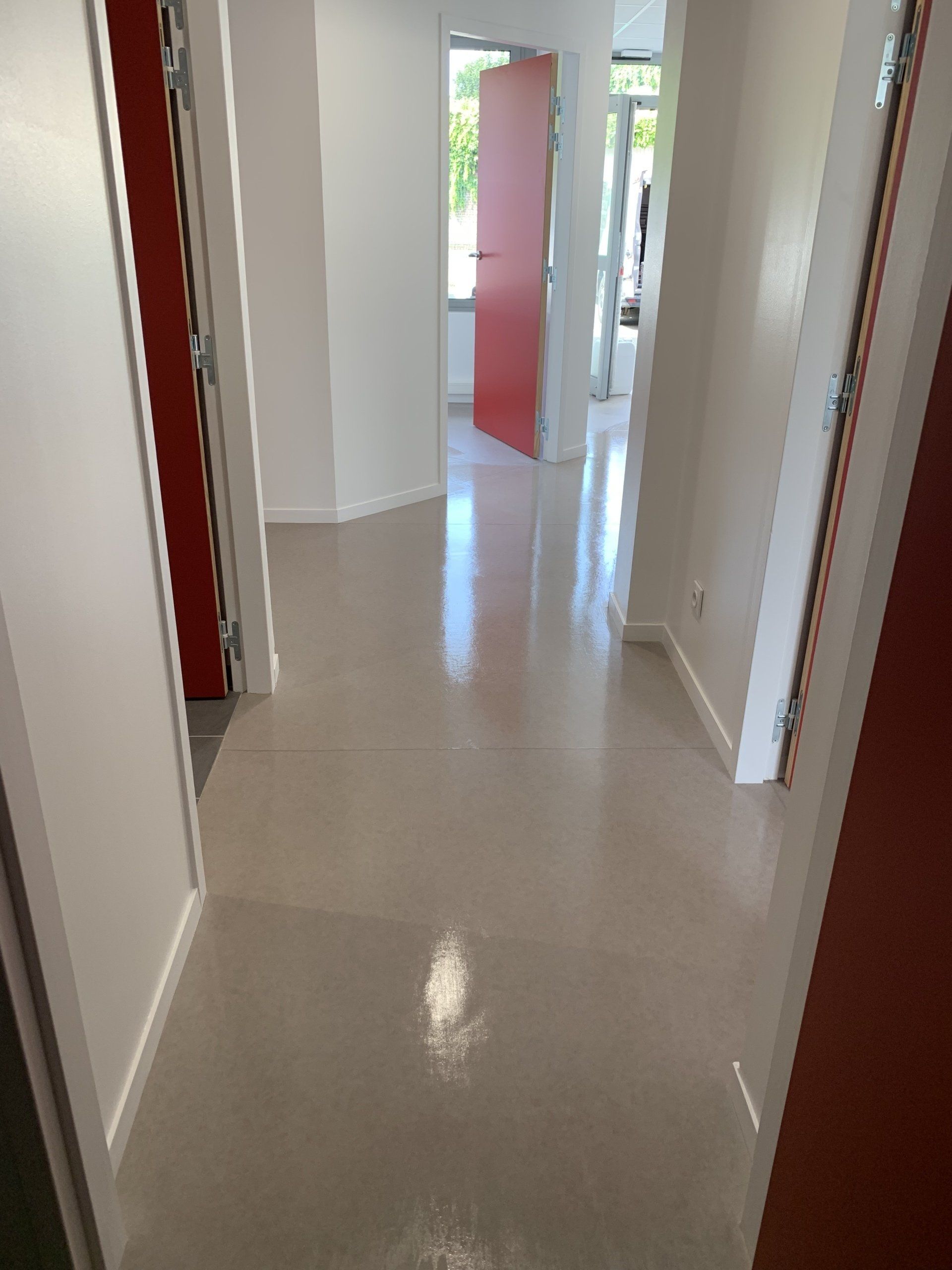 ragréage avant pose de revêtement de sol