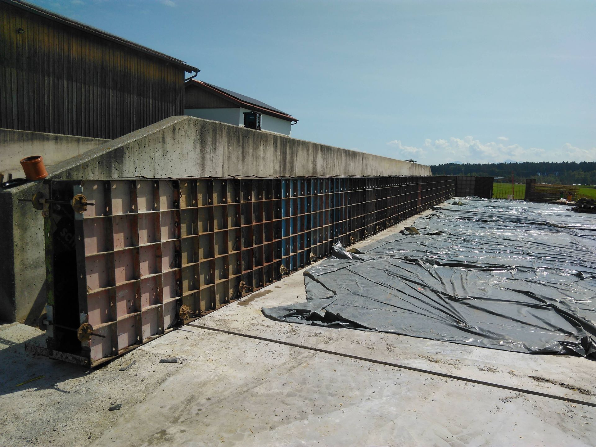 Fahrsiloanlage im Aufbau