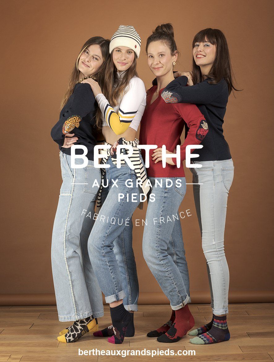 4 femmes en chaussettes