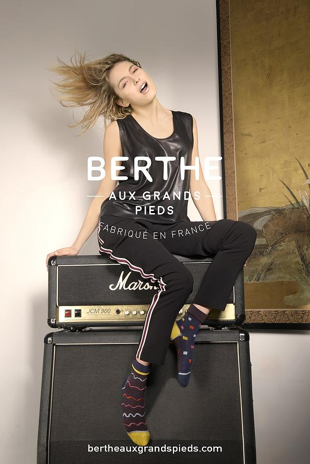 Top cuir nor et pantalon noir