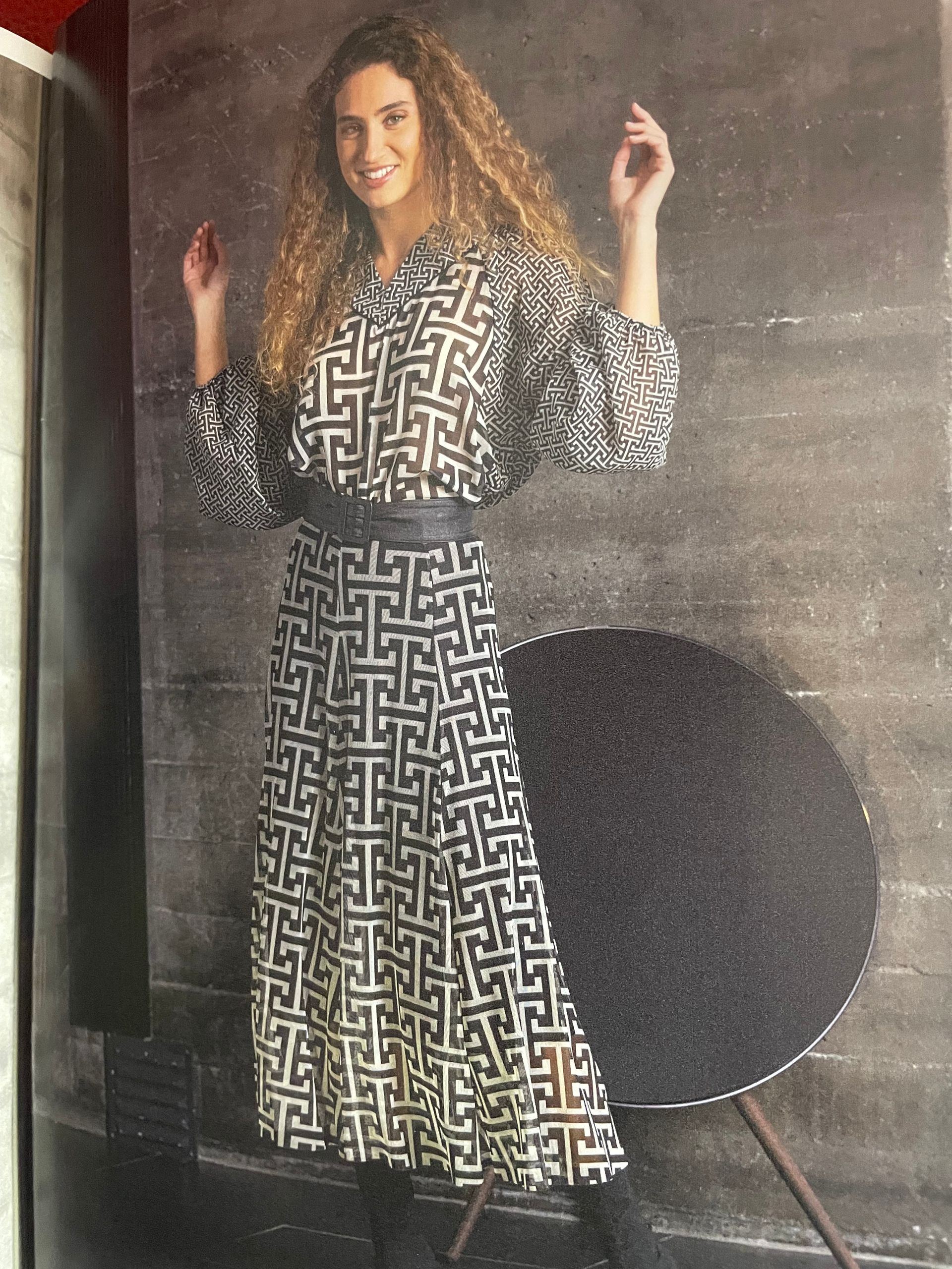 Robe graphique ceinturée