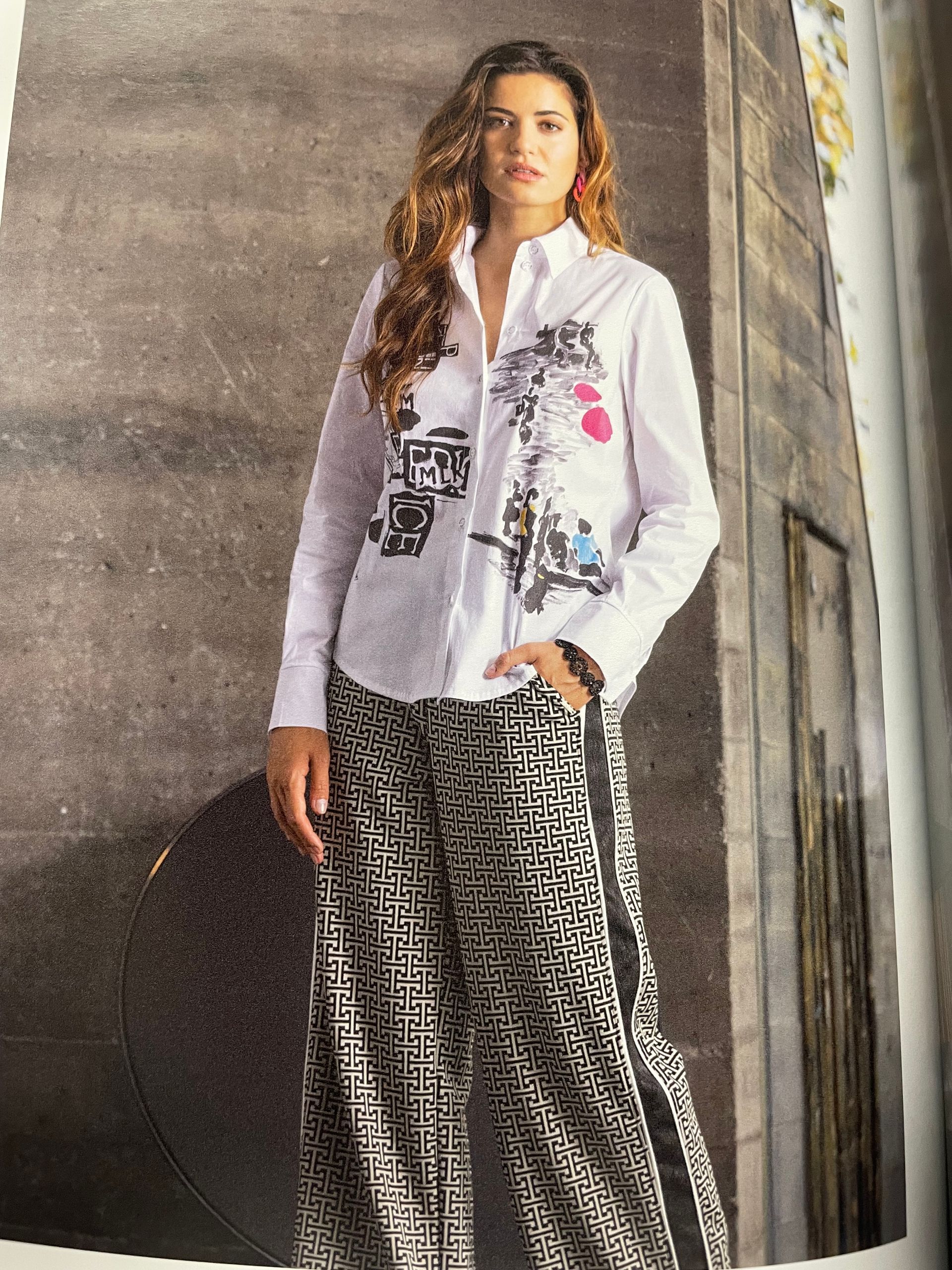 Ensemble chemisier à motif et pantalon fluide