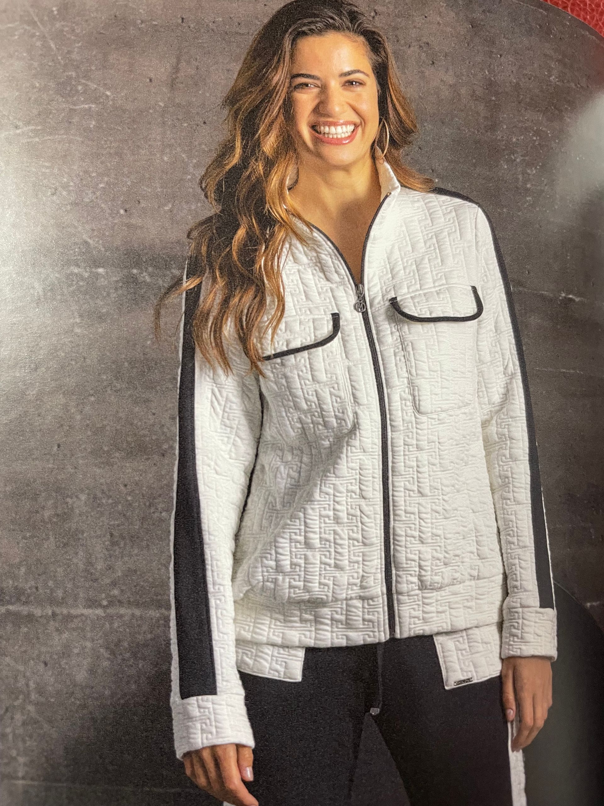 Veste zippée à poches blanche et noire