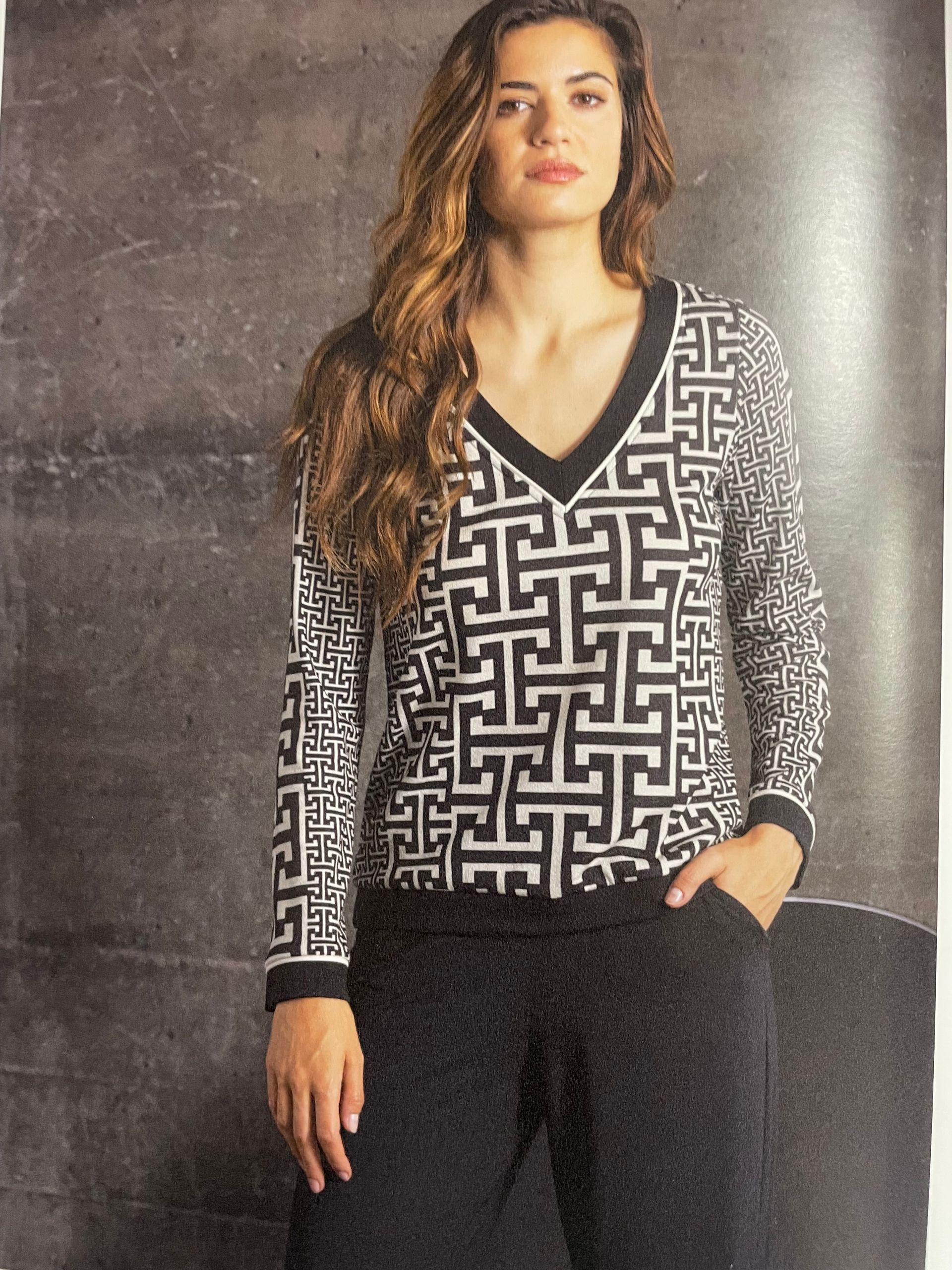 Top graphique noir et blanc