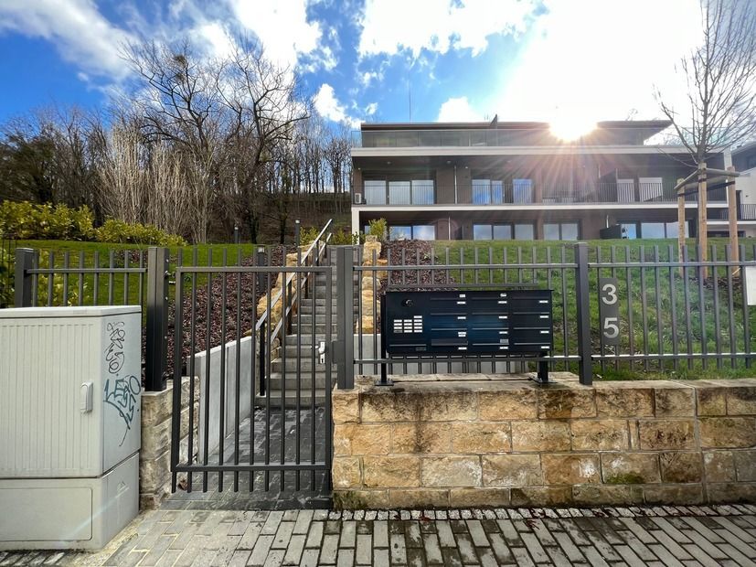 Gartentürchen mit Briefkastenanlage von ZIG Metallbau Ziegan