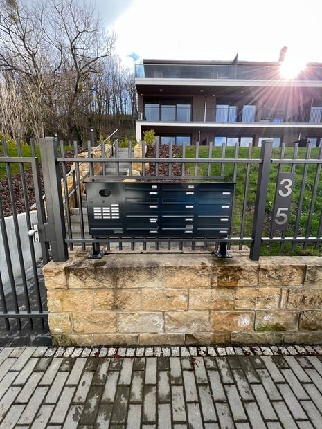 Gartentürchen mit Briefkastenanlage von ZIG Metallbau Ziegan