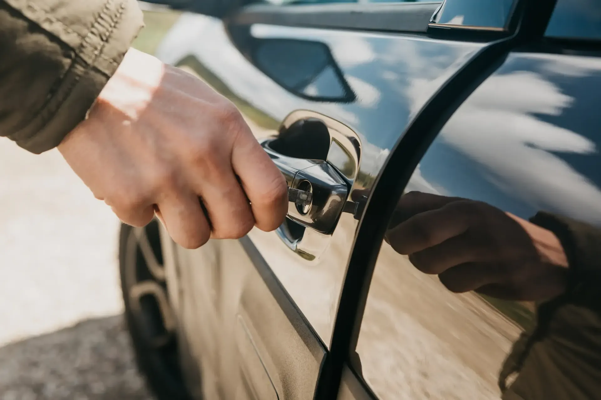 Apertura de puerta de vehículo de urgencias