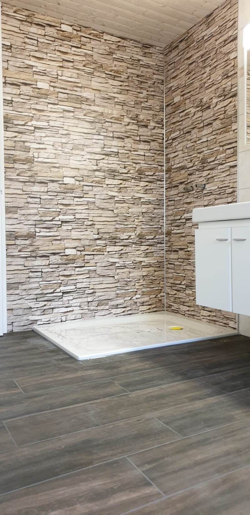 Häfliger Plattenbeläge AG