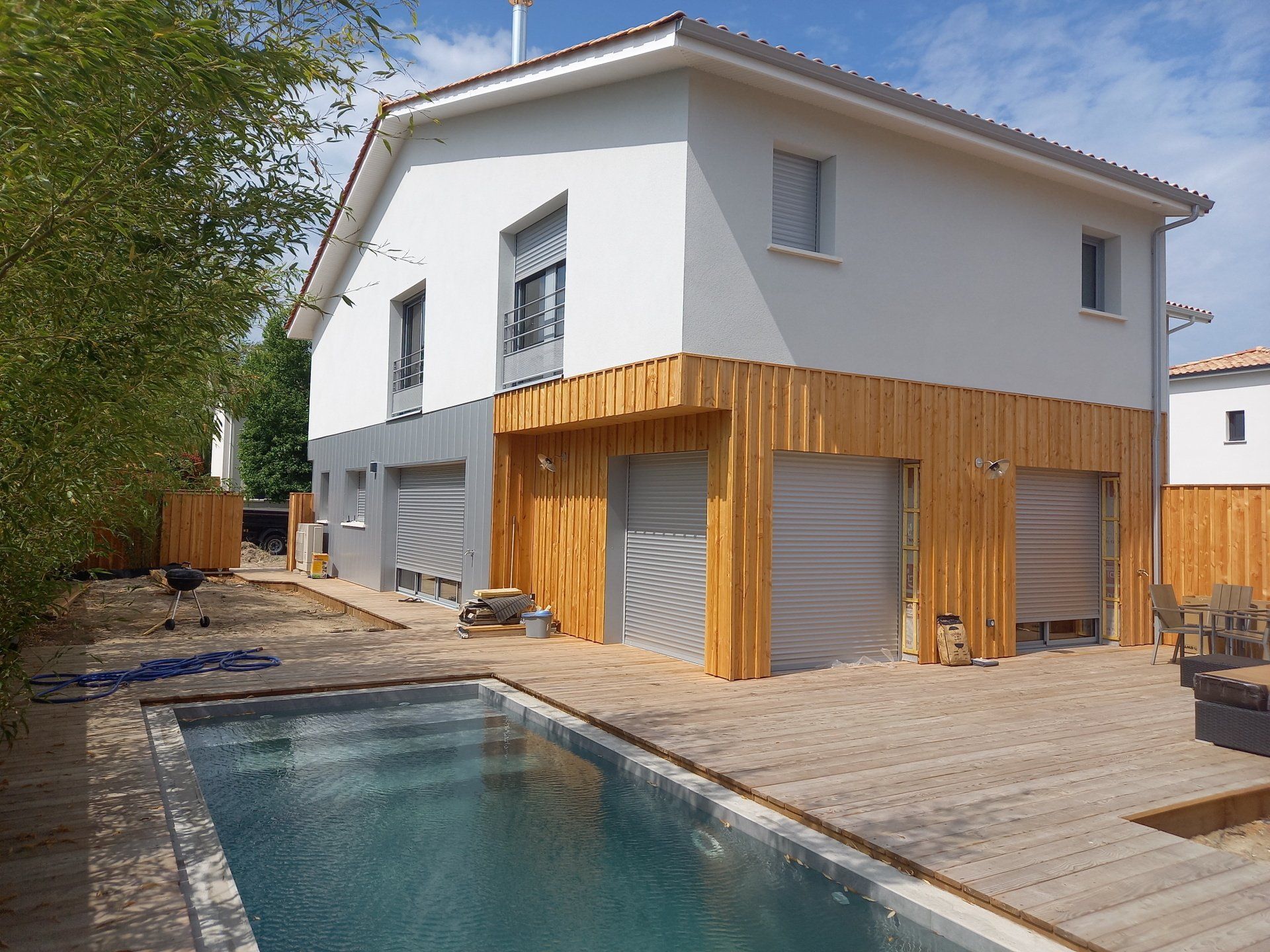 Construction 8 maison 2 étages avec piscine