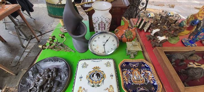 Lot de plusieurs objets anciens dont argenterie et horlogerie