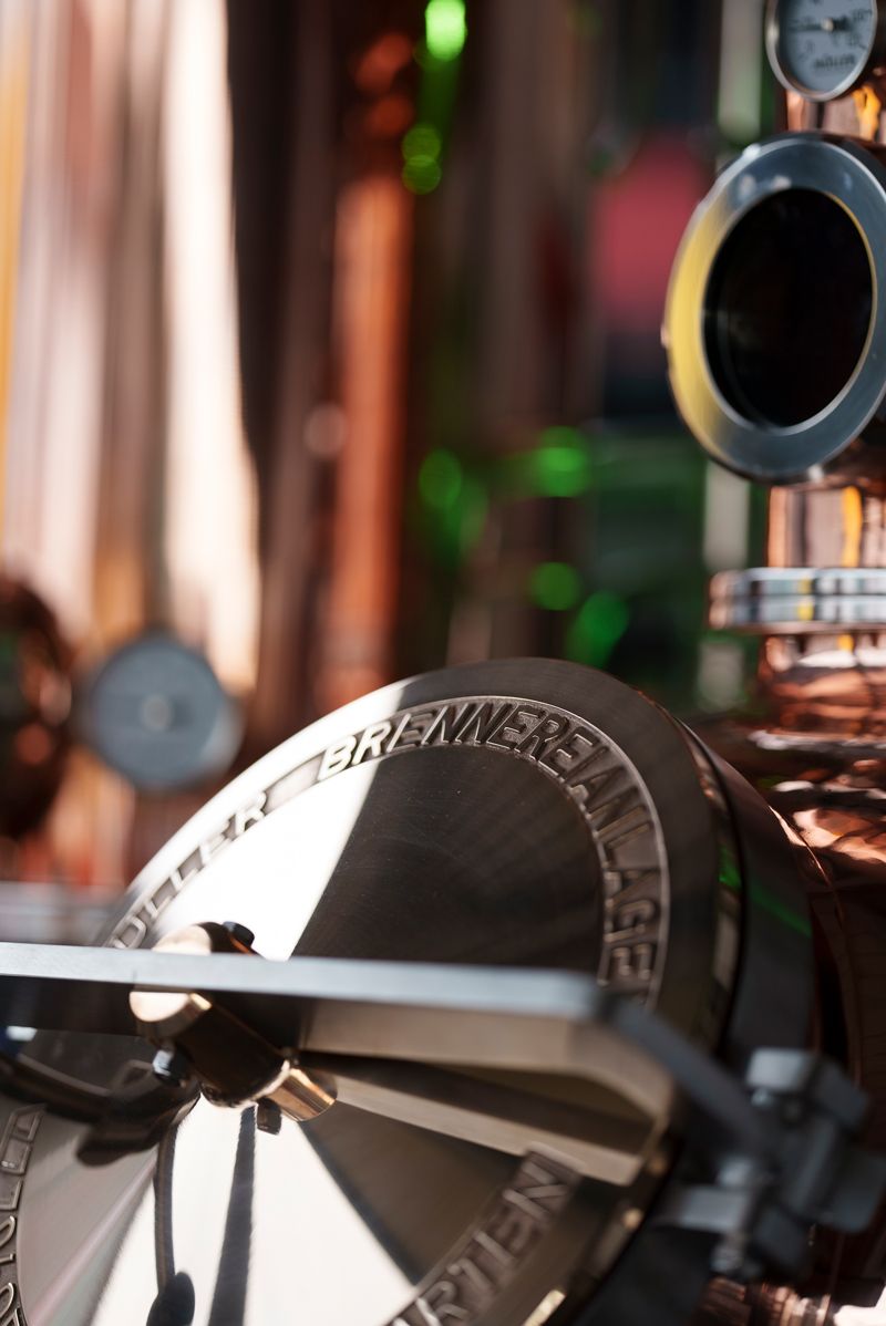 Eine Nahaufnahme eines Edelstahlartikels mit der Aufschrift „New York“