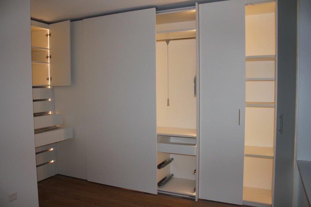 Welibois – Schreinerarbeiten Schrank