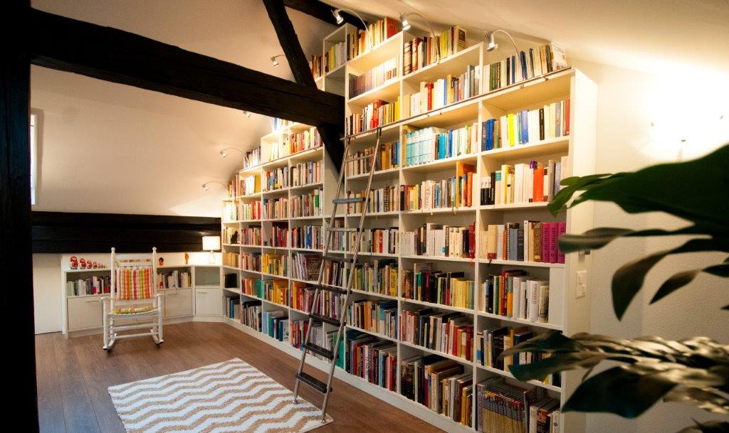 Welibois – Bücherregal nach Mass