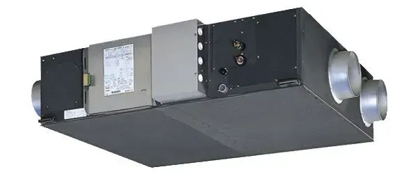 Una caja negra está colocada encima de una superficie blanca.