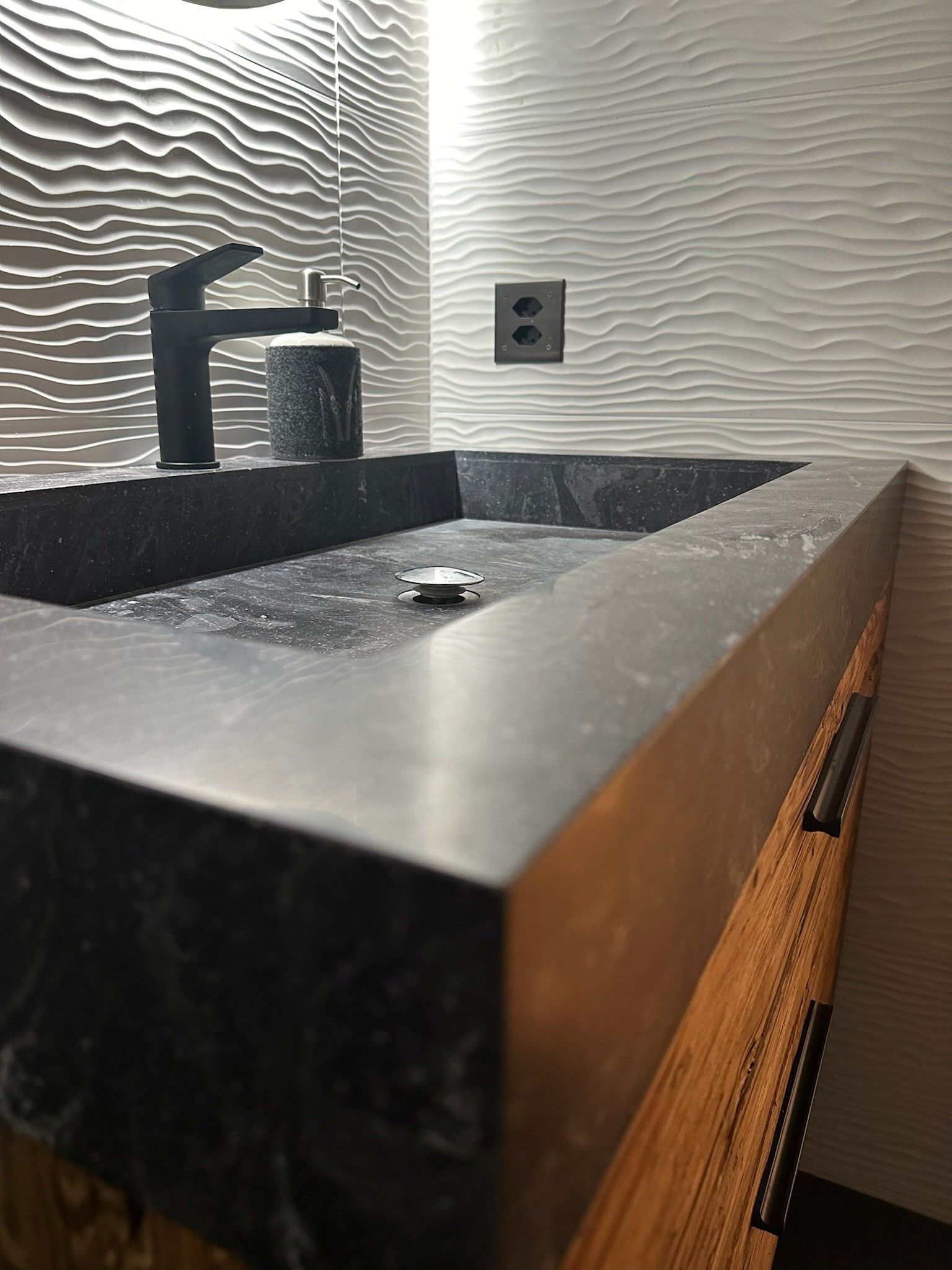 Salle de bains en Corian - Menuiserie Oliveira