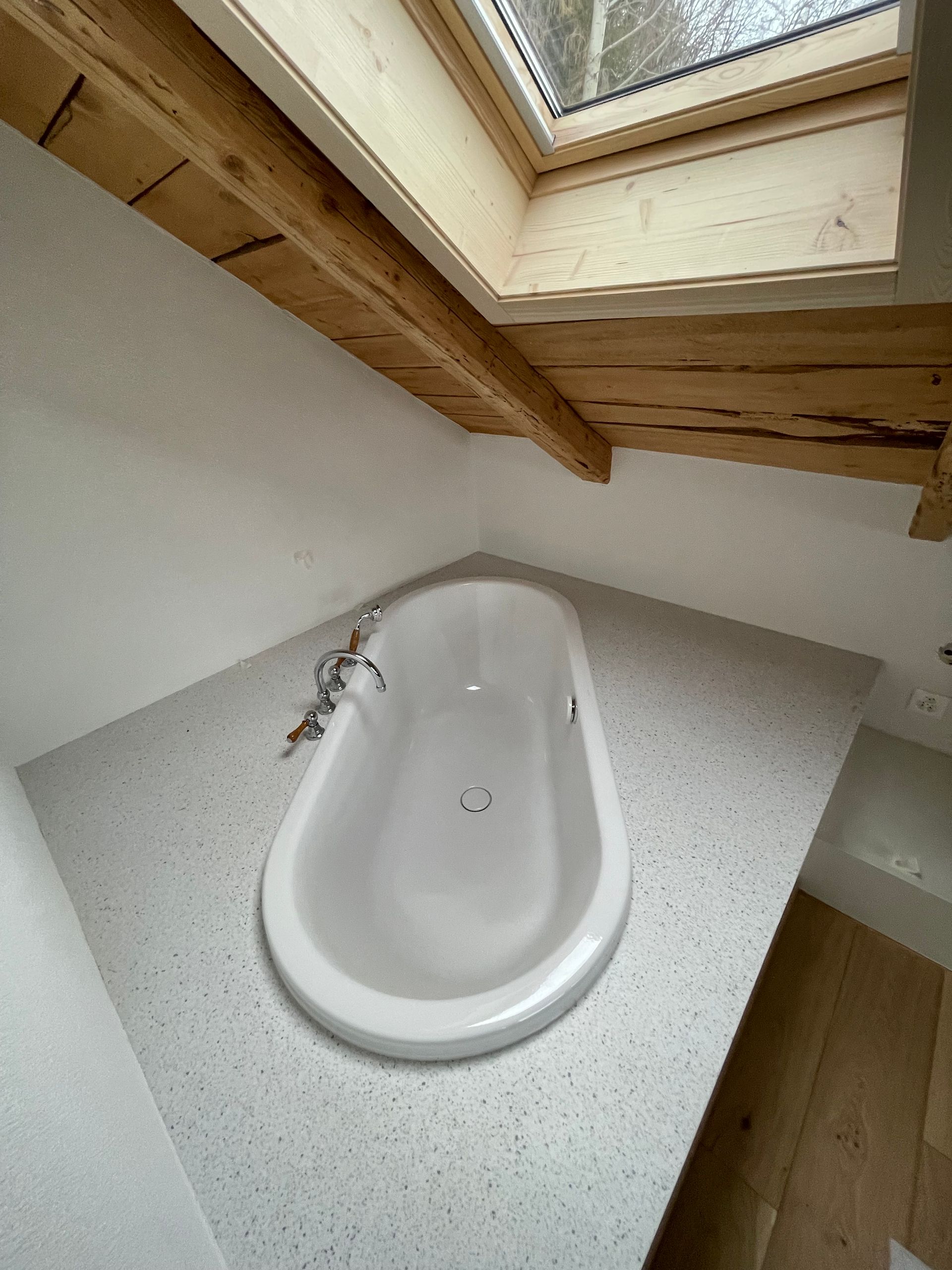 Baignoire encastrée en Corian - Menuiserie Oliveira