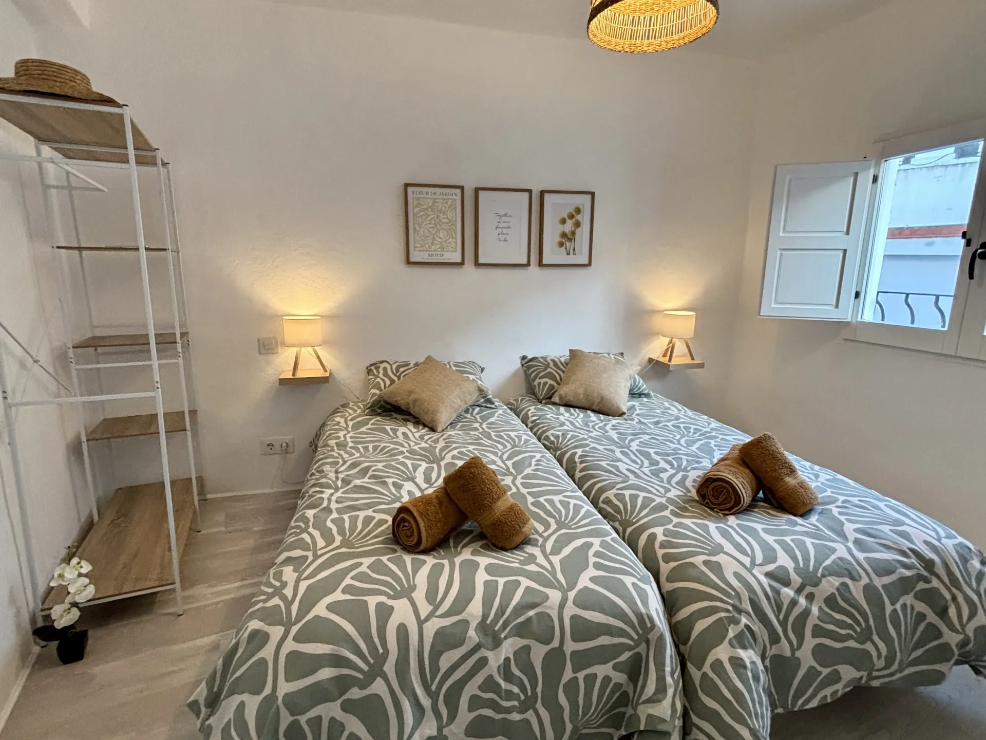 Bedroom with two single beds