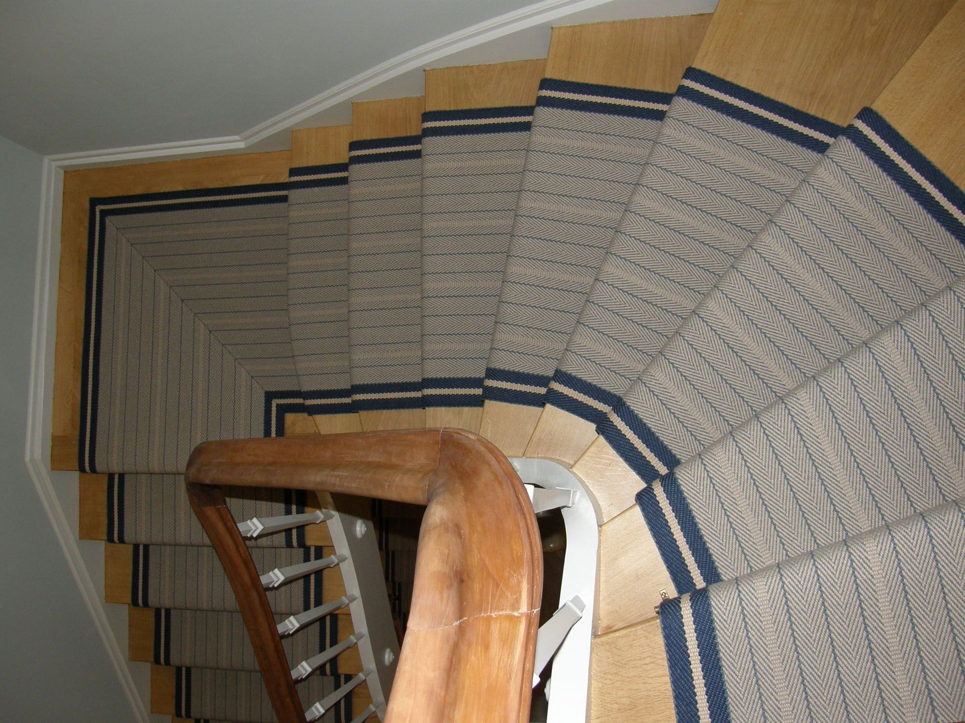 Treppenläufer auf Mass konfektioniert - Veratex AG