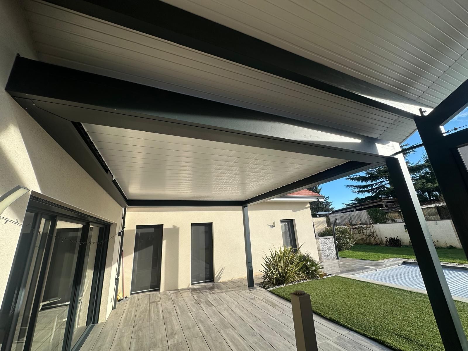 Pergola bioclimatique à Demptézieu
