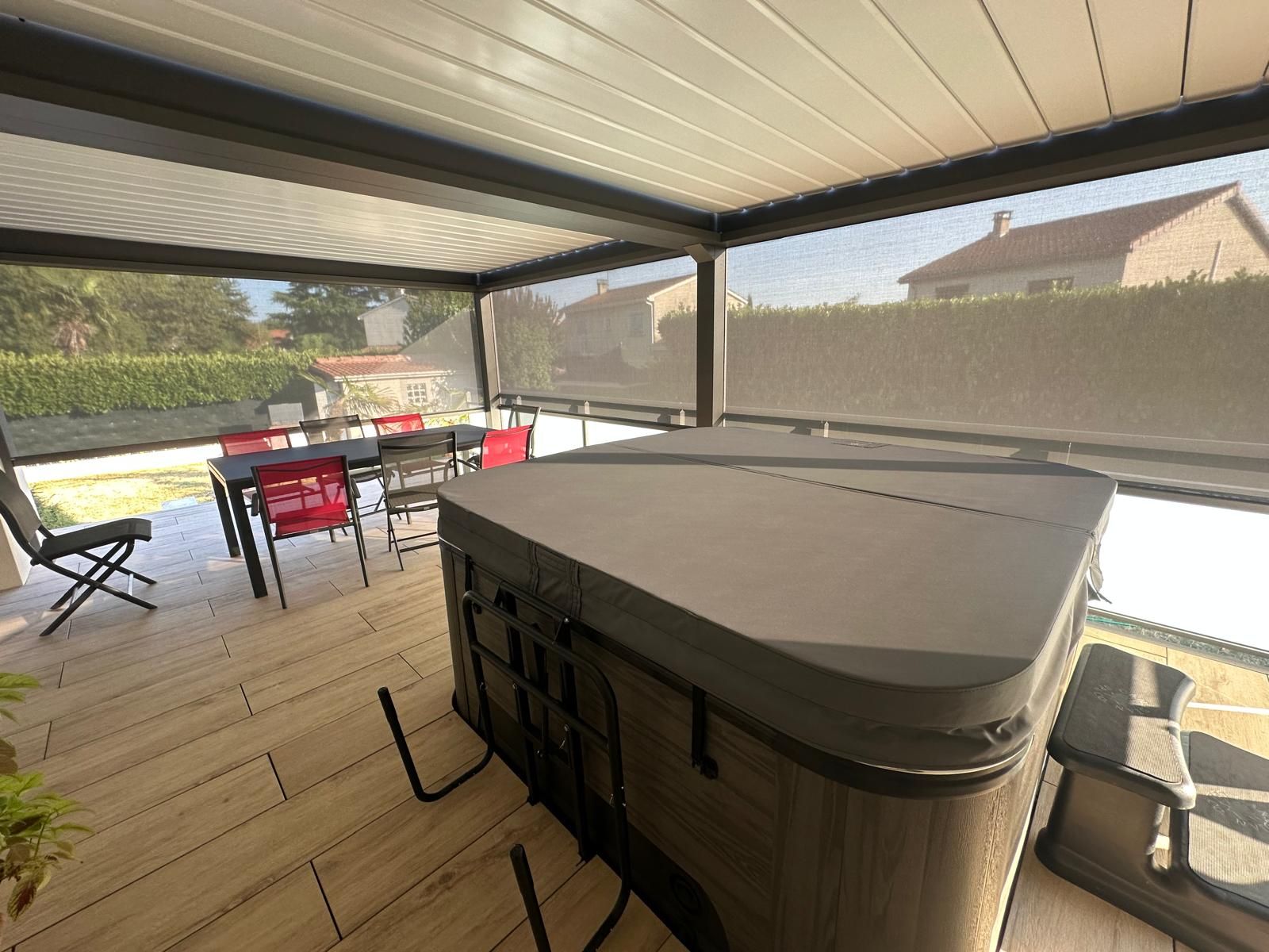 Double pergola bioclimatique et stores ZIP