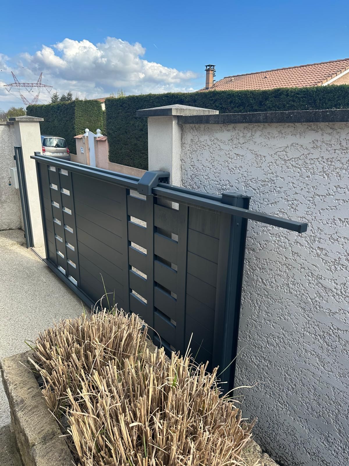 Portail aluminium et et porte de garage