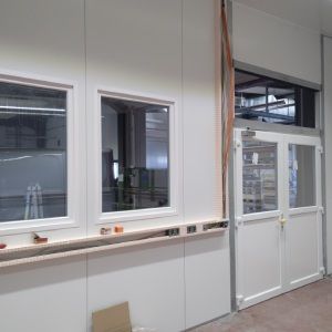 Raum mit Fenstern und Türen, Lierheimer Kältetechnik