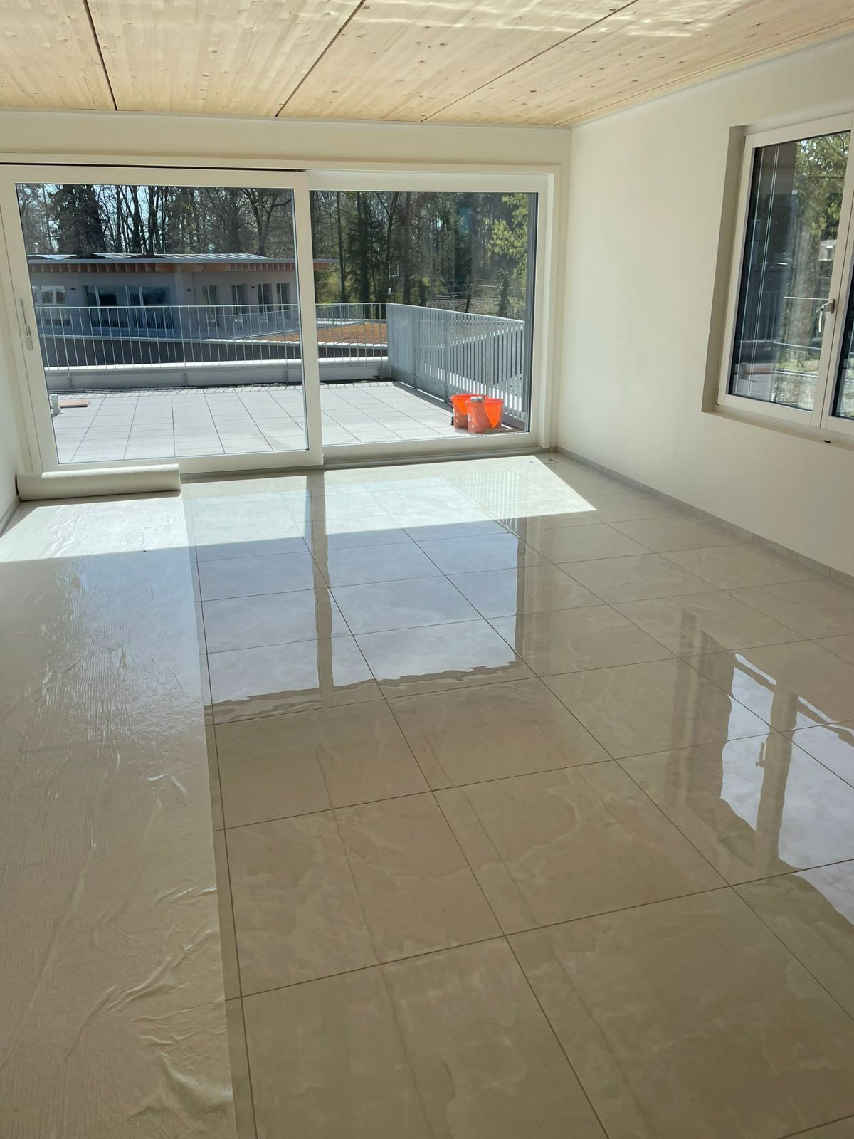 Bodenarbeiten, Keramische Wand- Bodenbeläge