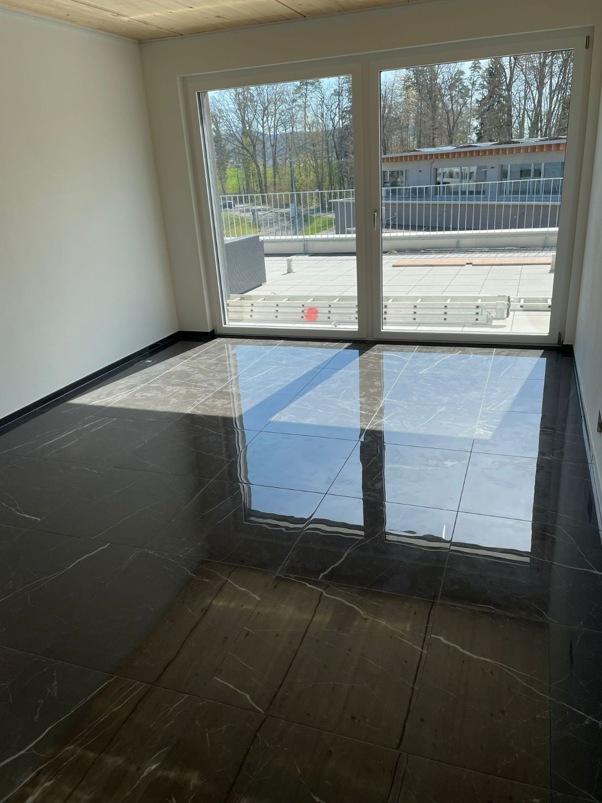 Bodenarbeiten, Keramische Wand- Bodenbeläge