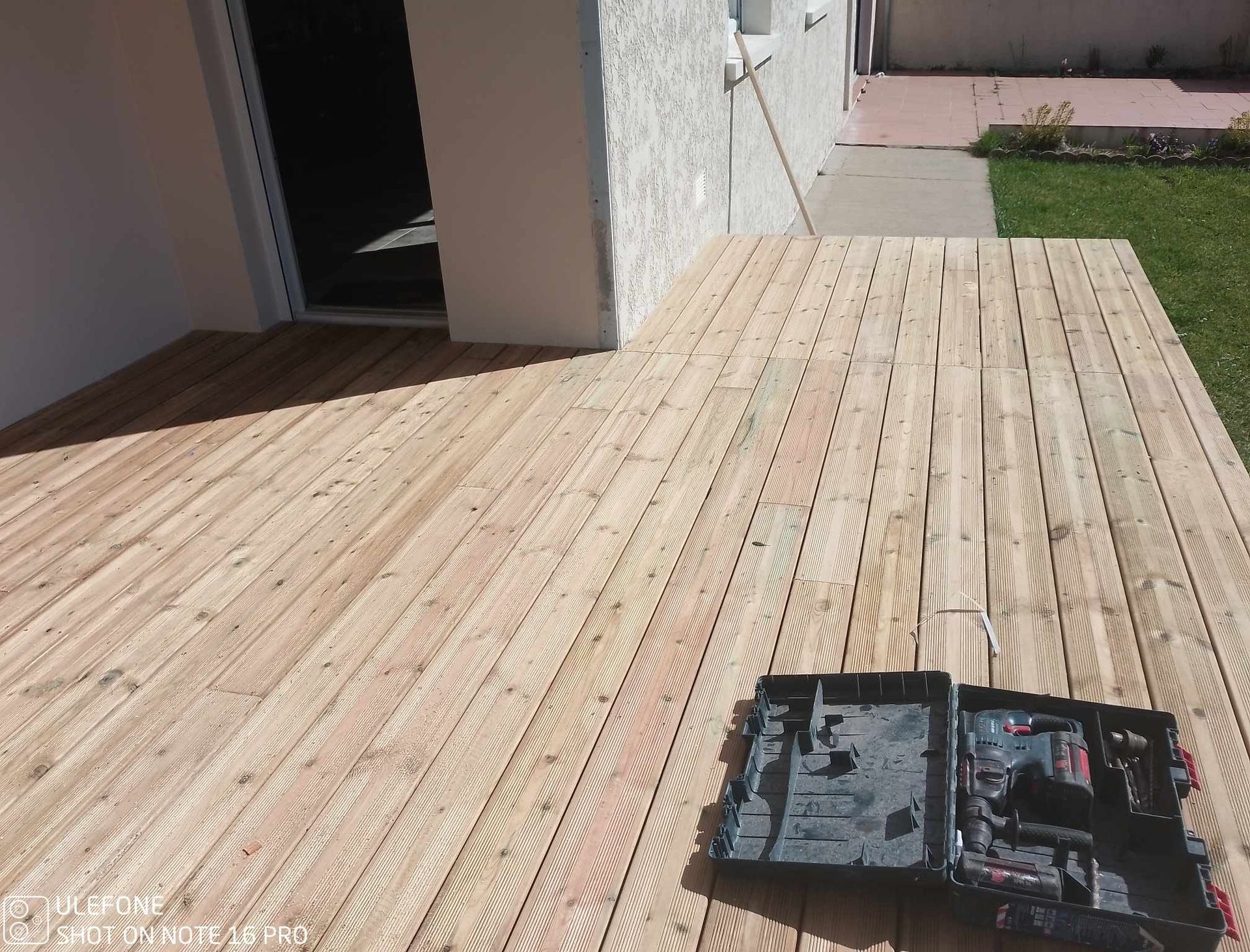 Terrasse en bois clair