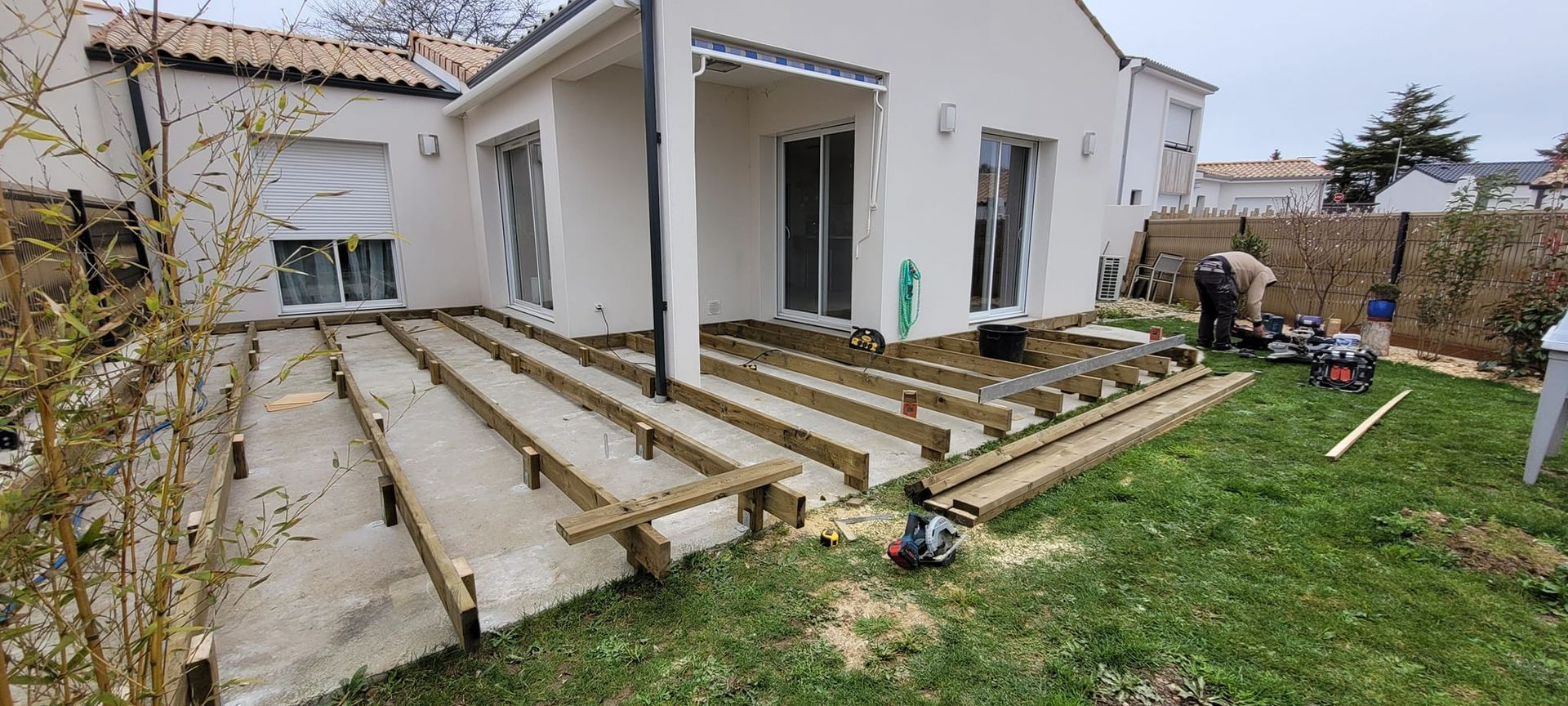 Préparation pour la pose d'une terrasse