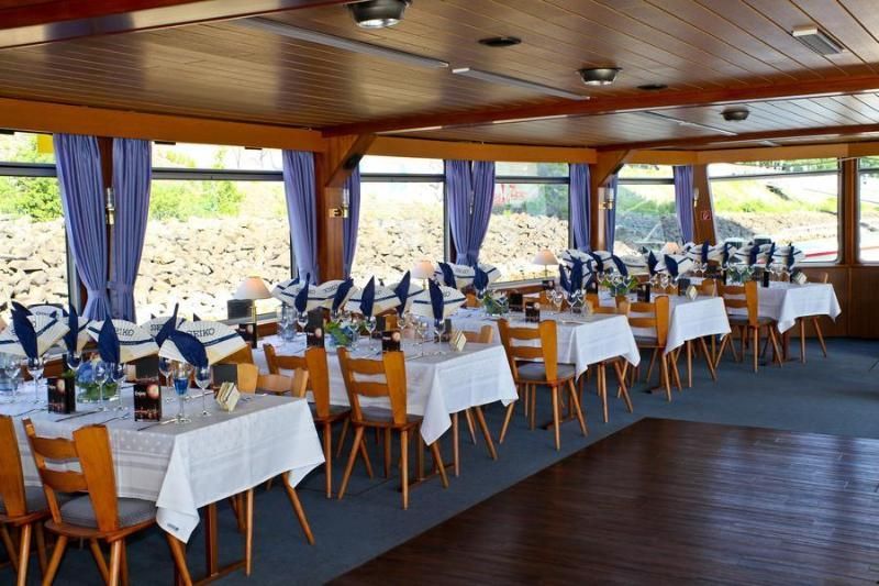 MS Petersberg Deck, gedeckte Tische