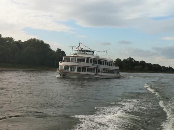 MS Petersberg bei Tag