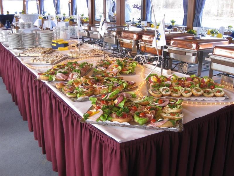MS Petersberg Buffet