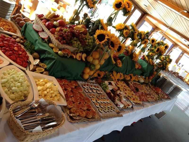 MS Petersberg Buffet