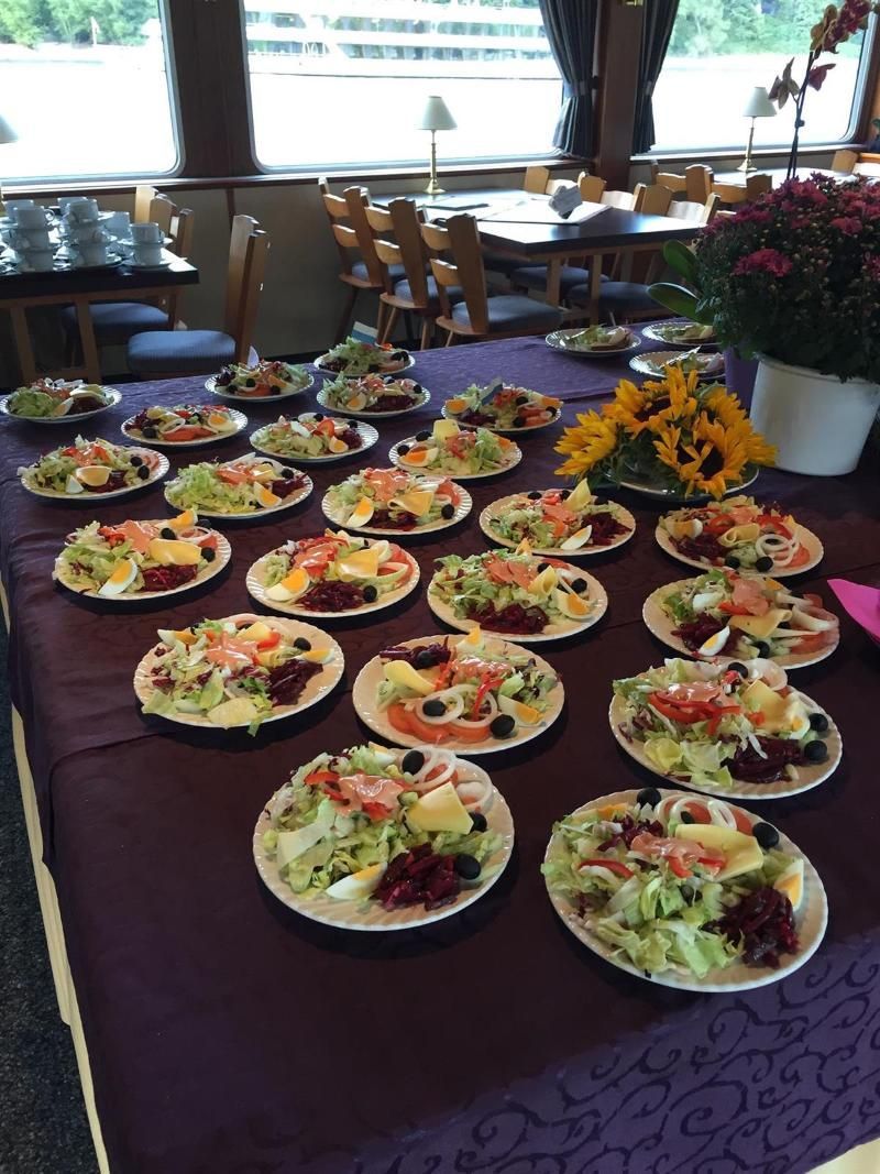MS Petersberg Buffet