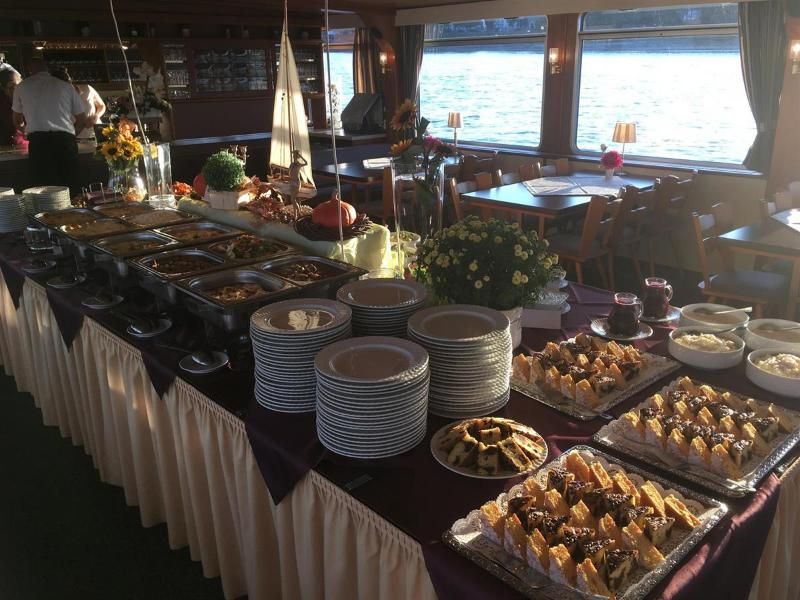 MS Petersberg Buffet