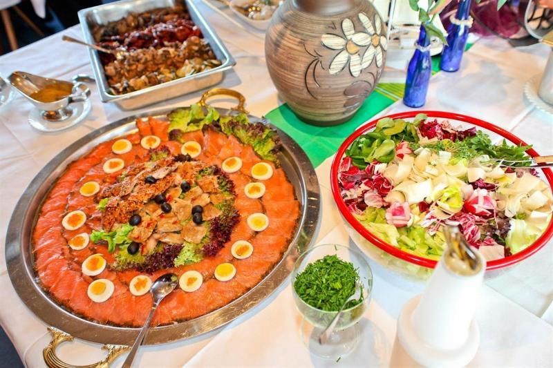 MS Petersberg Buffet