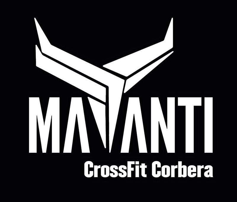 Logotipo blanco de MANANTI CrossFit Corbera sobre fondo negro con emblema angular encima del texto.