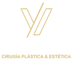 Logotipo minimalista dorado con texto "CIRUG&Iacute;A PL&Aacute;STICA & EST&Eacute;TICA" sobre fondo blanco.