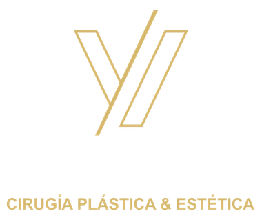 Logotipo minimalista dorado con texto "CIRUG&Iacute;A PL&Aacute;STICA & EST&Eacute;TICA" sobre fondo blanco.