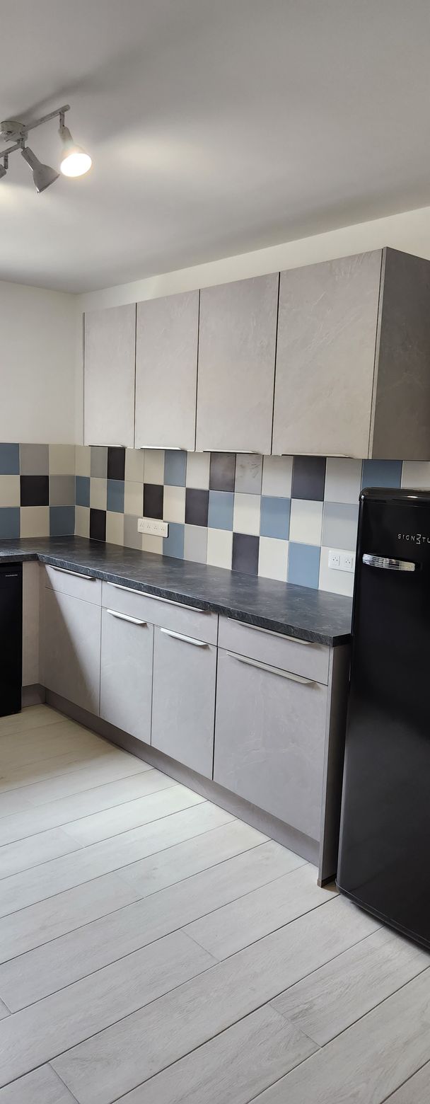 Cuisine avec crédence en carrelage