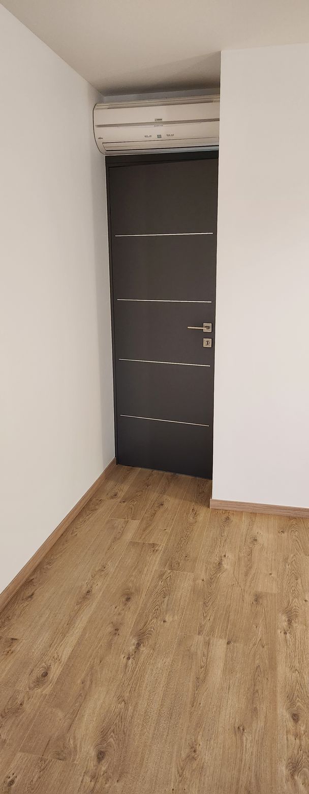 Porte d'entrée vue de l'intérieur